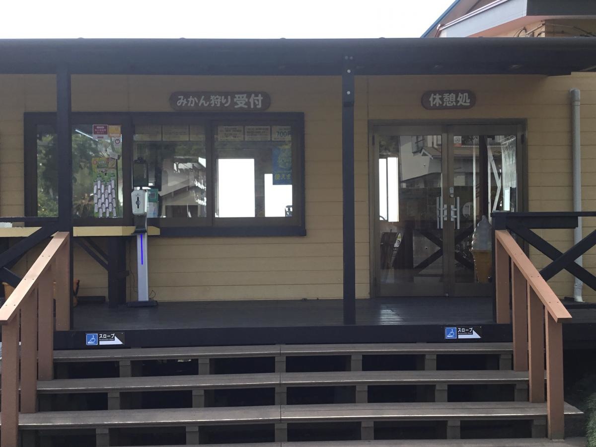 店舗の入り口