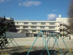 東北小学校