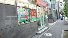 ファミリーマート　南青山一丁目店