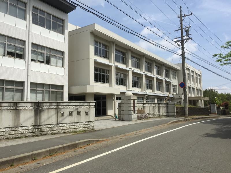 校舎外観