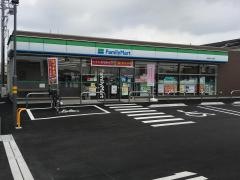 ファミリーマート　吉川保一丁目店