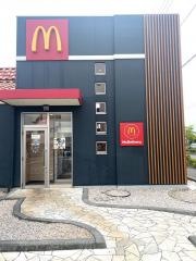 マクドナルド　11号松山店