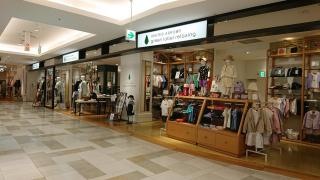 ＵＮＩＴＥＤ　ＡＲＲＯＷＳ　ｇｒｅｅｎ　ｌａｂｅｌ　ｒｅｌａｘｉｎｇ　広島パルコ店