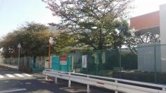 摂津小学校