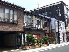 瀬川屋