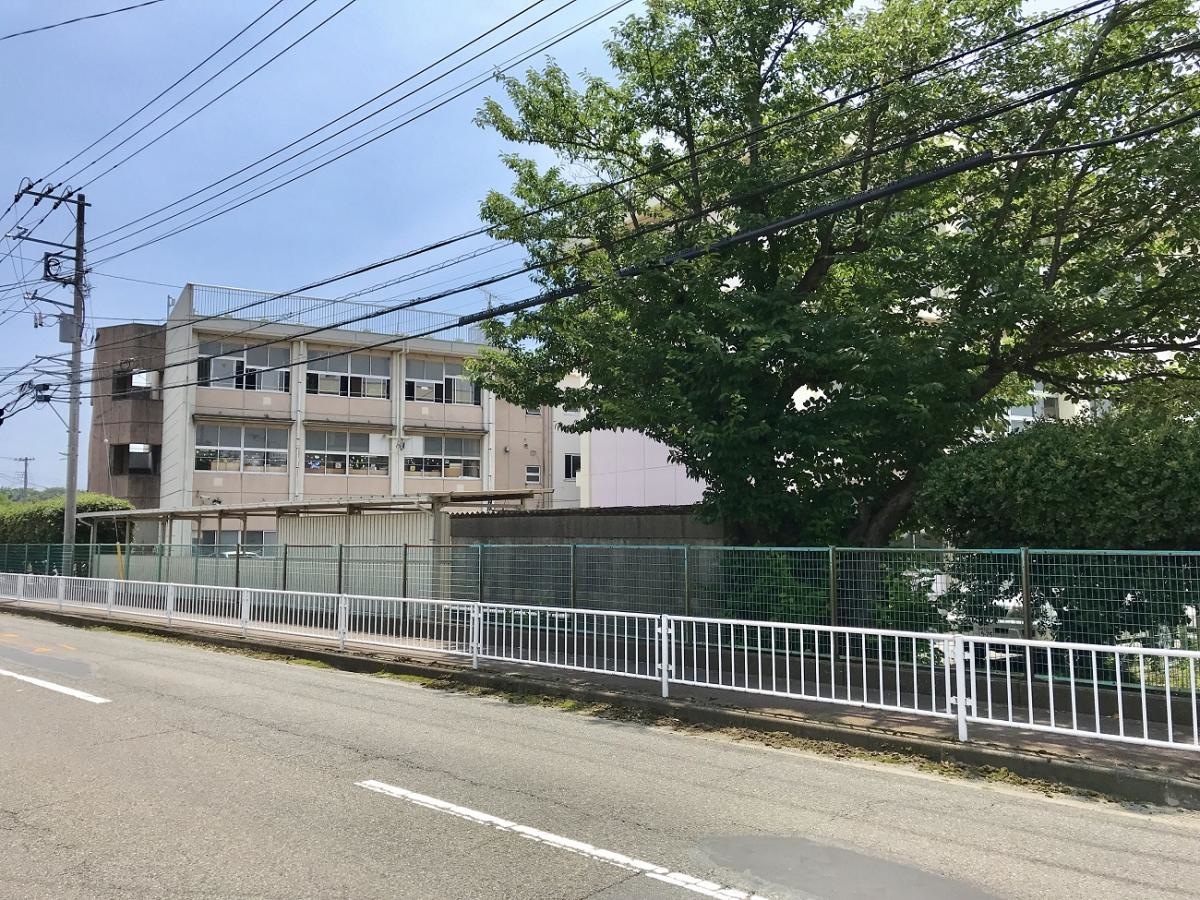 旭小学校