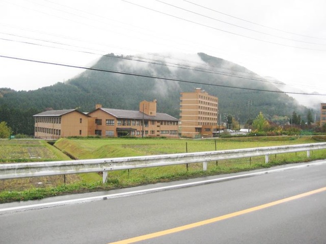 根尾川ガーデン 建物全景