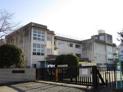 鉢形小学校