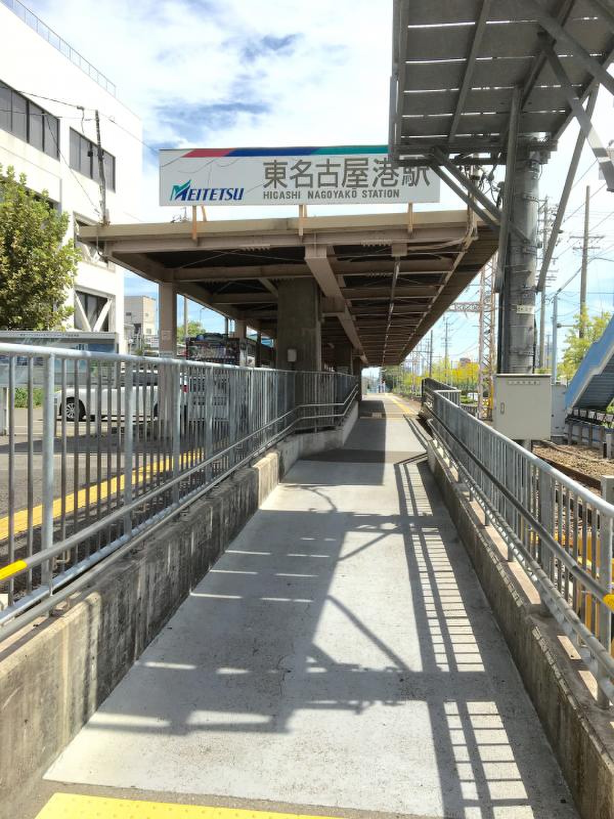 東 名古屋 港 駅