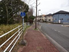 「夢が丘団地中央」バス停留所