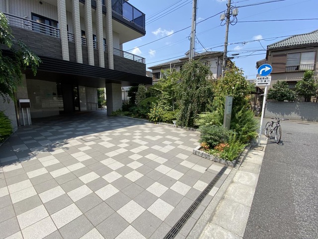 アズハイム練馬ガーデン 建物全景
