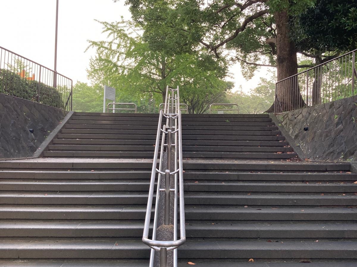 本郷台中央公園の施設外観です。