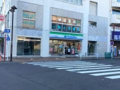 ファミリーマート　ＪＲ鶴見駅南店