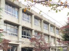 綾南小学校