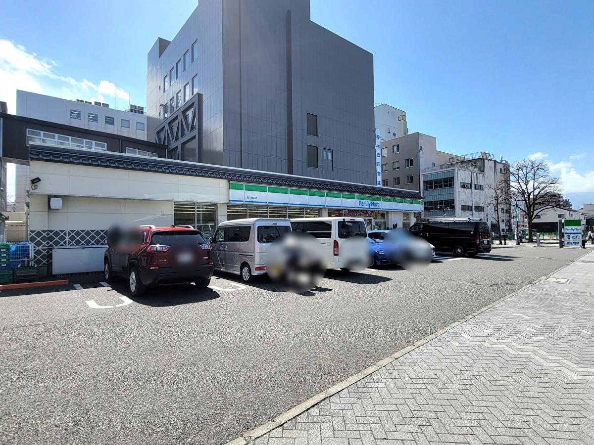 ファミリーマート松本城前店 外観