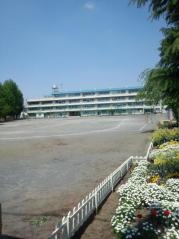 鶴瀬小学校