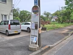 「萱場公園入口」バス停留所