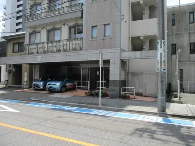 ハイリタイヤー名城 施設外観