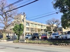 出水小学校
