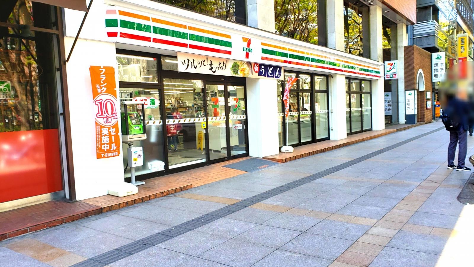 コンビニ外観