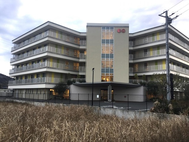 介護老人保健施設ハートフルかがやき荘