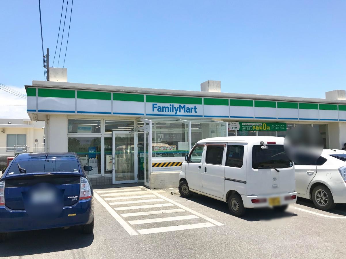 斜め左から