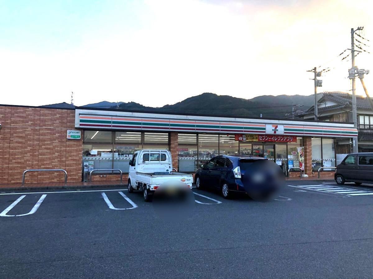 セブンイレブン周防大島久賀店の外観です