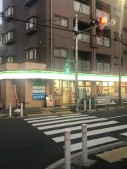 ファミリーマート　志村駅前通り店