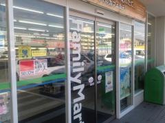 ファミリーマート　住吉三丁目店