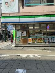 ファミリーマート　八王子パーク壱番街通り店
