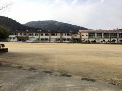 梅園小学校