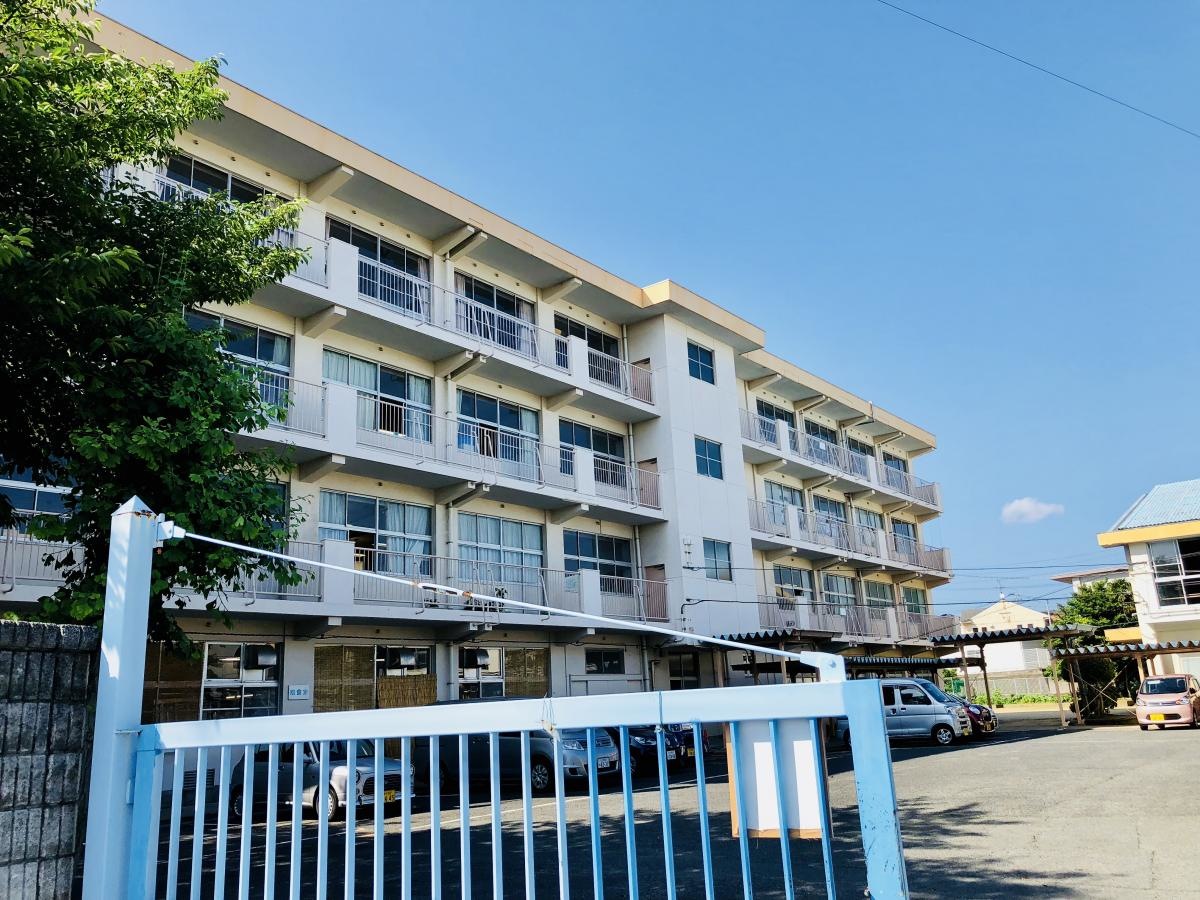 中尾小学校 校舎