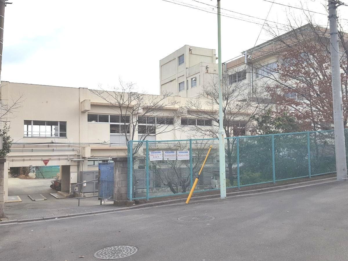 岸中学校