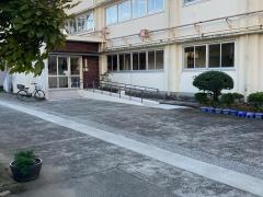 向小学校