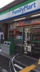 ファミリーマート　城東えなみ店