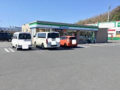 ファミリーマート　足利助戸東山町店