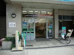 ファミリーマート　谷町大手前店