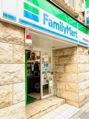 ファミリーマート　新橋烏森通り店