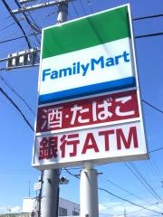 ファミリーマート　嬉野下之庄町店