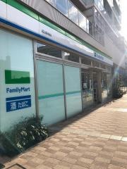 ファミリーマート　糀谷駅南口店