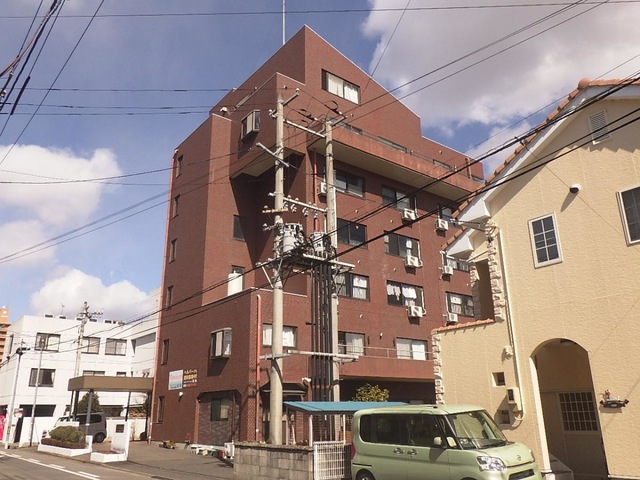 サービス付高齢者向け賃貸住宅　パレ・ロワイヤル 建物全景