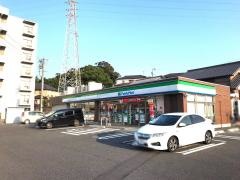 ファミリーマート　岡崎鴨田東店
