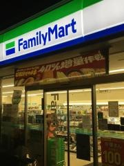 ファミリーマート　岡崎鴨田東店