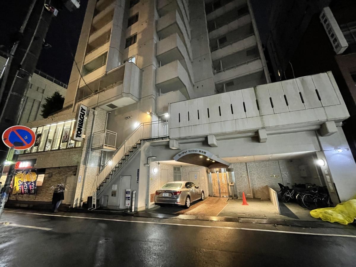 入口　インターフォン602と押して下さい