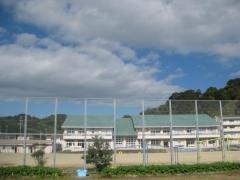岡小学校
