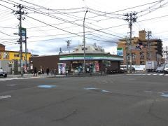 ファミリーマート　宮町四丁目店