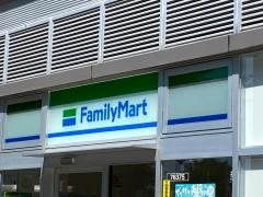ファミリーマート　富山駅前店