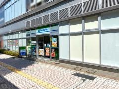 ファミリーマート　富山駅前店