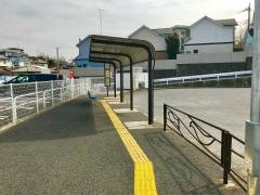 「柿生駅南口」バス停留所