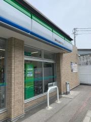 ファミリーマート　調布日活撮影所前店
